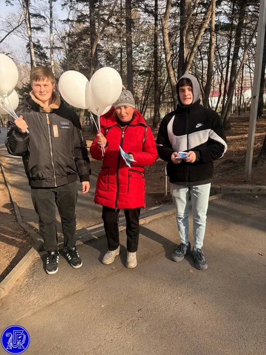 photo_5262506523533970217_y