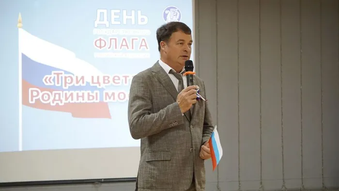 photo_5278712697858422463_y