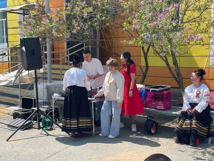 photo_5265050746192259250_y