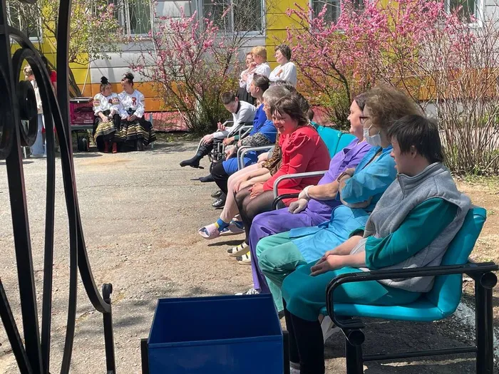 photo_5265050746192259249_y