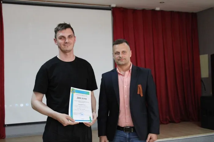 photo_5271606292215099357_y