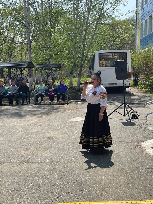 photo_5265050746192259252_y