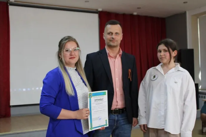 photo_5271606292215099358_y