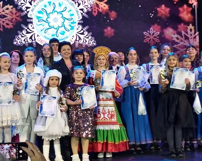 Лилиана Шутенко коллектив Виктория фото со сцены конкурса